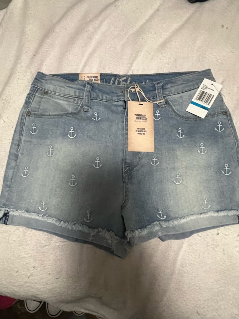 New wallflower shorts size 9